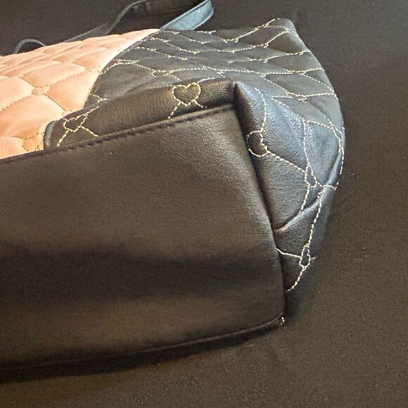 Betsey Johnson Elegant Black and Pink Quilted Tote Bag Excellent Condition - Picture 5 of 11